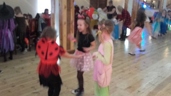  Grafika #16: Bal karnawałowy