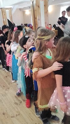  Grafika #27: Bal karnawałowy