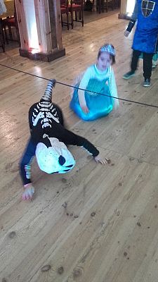  Grafika #15: Bal karnawałowy