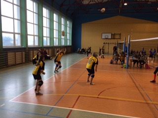 Grafika #10: Powiatowe zawody w mini piłkę siatkową dziewcząt w ramach Igrzysk Dzieci