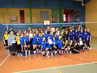 Grafika #7: Powiatowe zawody w mini piłkę siatkową dziewcząt w ramach Igrzysk Dzieci