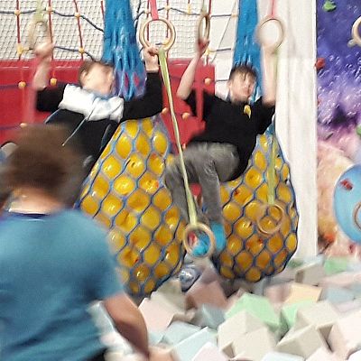  Grafika #9: Klasa VI w Parku Trampolin JUMP!NG