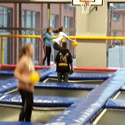  Grafika #5: Klasa VI w Parku Trampolin JUMP!NG