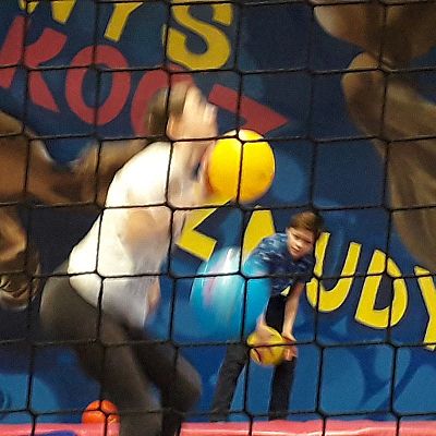  Grafika #2: Klasa VI w Parku Trampolin JUMP!NG