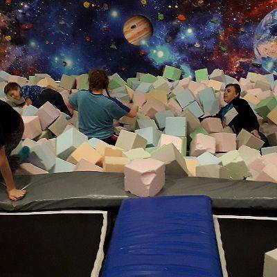  Grafika #4: Klasa VI w Parku Trampolin JUMP!NG