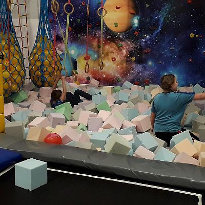  Grafika #8: Klasa VI w Parku Trampolin JUMP!NG