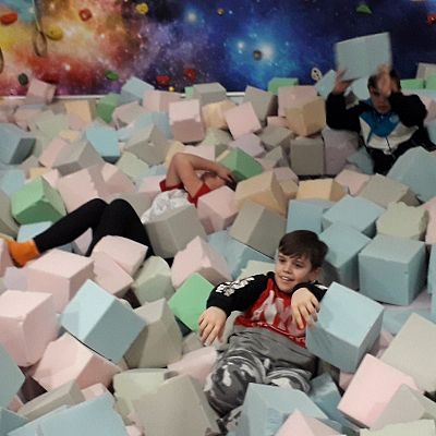  Grafika #6: Klasa VI w Parku Trampolin JUMP!NG