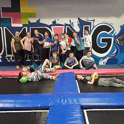  Grafika #0: Klasa VI w Parku Trampolin JUMP!NG
