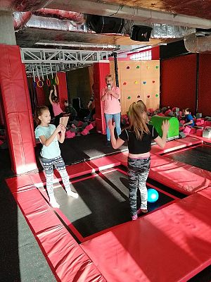  Grafika #0: Wycieczka do Centrum Rozrywki dla dzieci Madagaskar