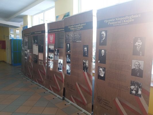  Grafika #8: Wystawa historyczna w naszej szkole