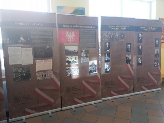  Grafika #4: Wystawa historyczna w naszej szkole