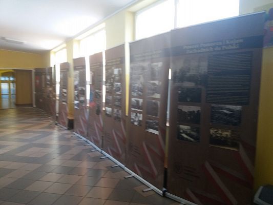  Grafika #6: Wystawa historyczna w naszej szkole