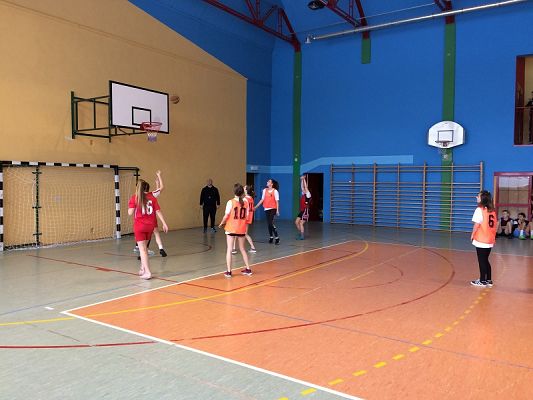 Grafika #3: Gminne zawody w piłce koszykowej dziewcząt i chłopców w ramach Igrzysk Młodzieży Szkolnej