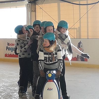 Grafika #2: Gry i zabawy na lodowisku