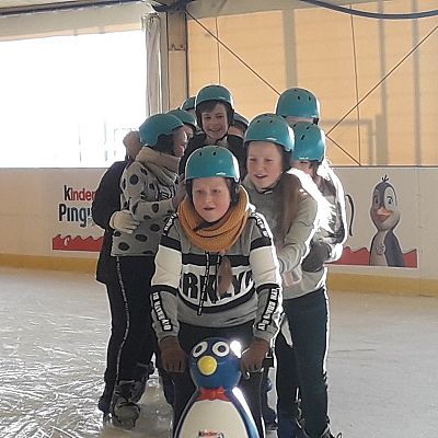 Grafika #1: Gry i zabawy na lodowisku