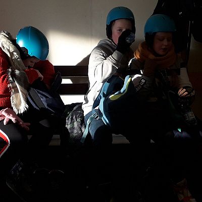 Grafika #14: Gry i zabawy na lodowisku