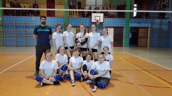 Grafika #1: Gminne zawody w piłce siatkowej dziewcząt i chłopców w ramach Igrzysk Dzieci.