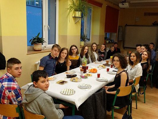 Grafika #8: Wigilie klasowe 2018