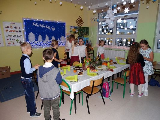 Grafika #28: Wigilie klasowe 2018