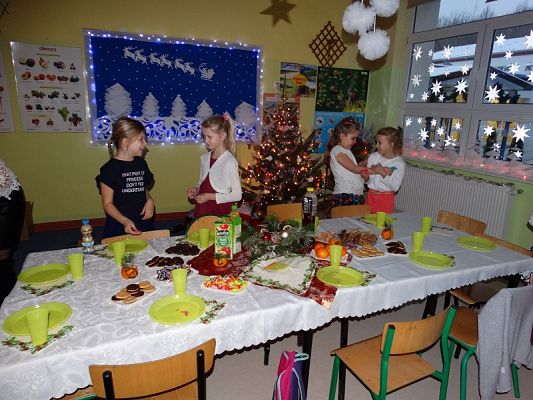 Grafika #38: Wigilie klasowe 2018