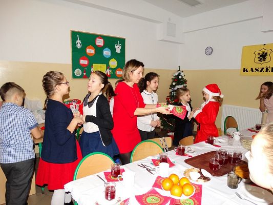 Grafika #17: Wigilie klasowe 2018