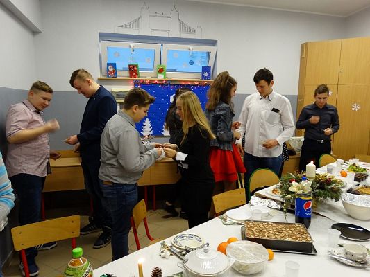 Grafika #46: Wigilie klasowe 2018