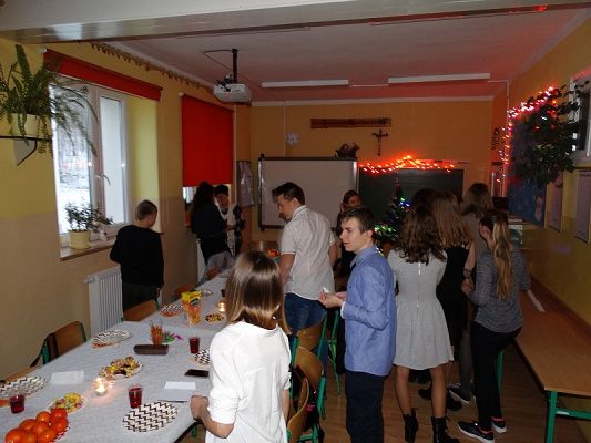 Grafika #43: Wigilie klasowe 2018