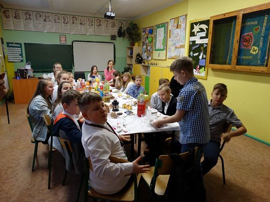 Grafika #37: Wigilie klasowe 2018