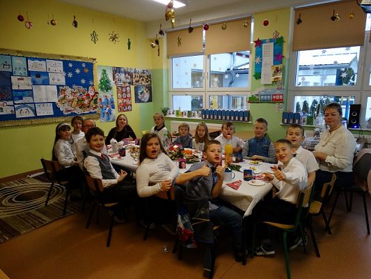 Grafika #49: Wigilie klasowe 2018