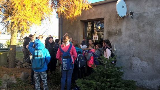 Grafika #6: Wycieczka do schroniska BAJER w Małoszycach