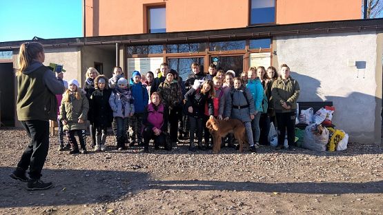 Grafika #15: Wycieczka do schroniska BAJER w Małoszycach