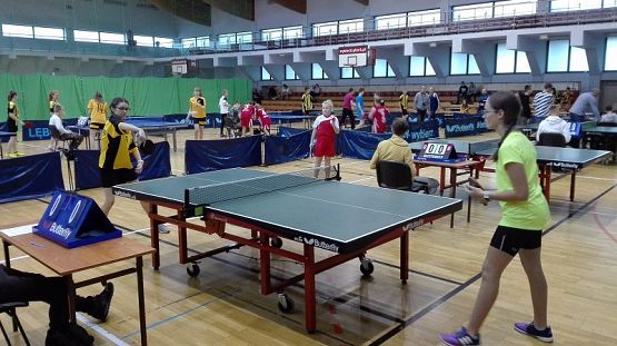  Grafika #3: Powiatowe zawody w tenisie stołowym dziewcząt i chłopców w ramach Igrzysk Dzieci.