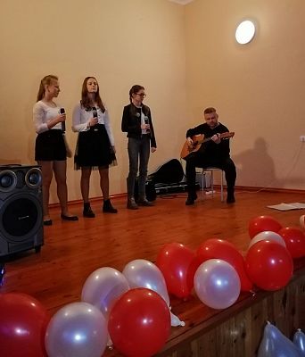  Grafika #0: Obchdy Dnia Niepodległości w świetlicy wiejskiej w Redkowicach