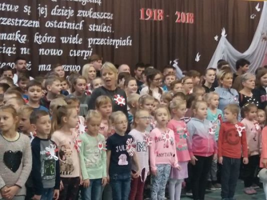  Grafika #0: Rekord dla Niepodległej