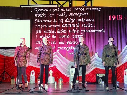  Grafika #51: Wieczornica Patriotyczna