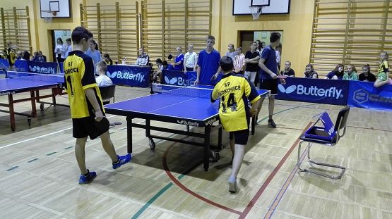  Grafika #4: Gminne drużynowe zawody w tenisie stołowym dziewcząt i chłopców.