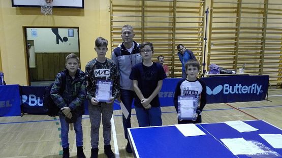  Grafika #9: Gminne drużynowe zawody w tenisie stołowym dziewcząt i chłopców.