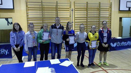  Grafika #11: Gminne drużynowe zawody w tenisie stołowym dziewcząt i chłopców.