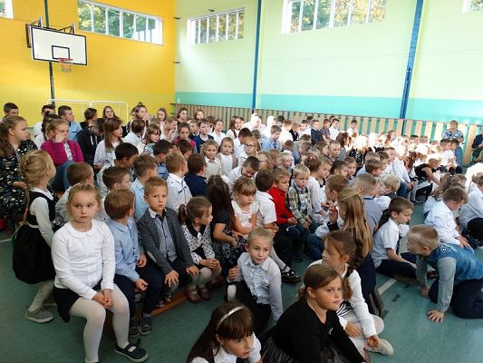  Grafika #3: Apel zokazji Dnia Edukacji Narodowej