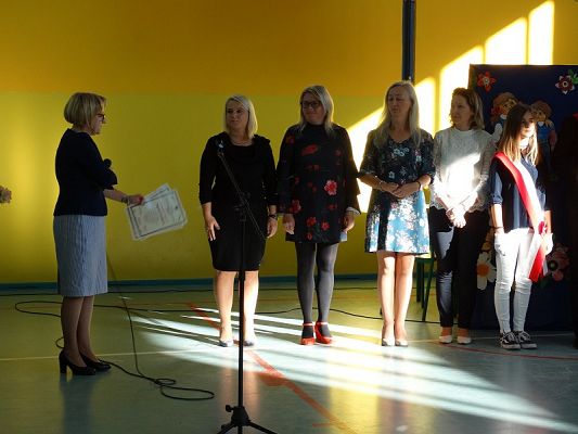  Grafika #14: Apel zokazji Dnia Edukacji Narodowej