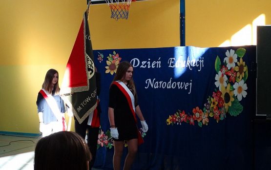  Grafika #6: Apel zokazji Dnia Edukacji Narodowej