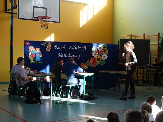  Grafika #45: Apel zokazji Dnia Edukacji Narodowej