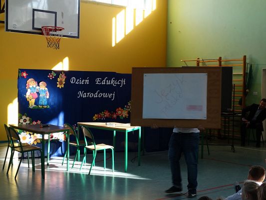  Grafika #22: Apel zokazji Dnia Edukacji Narodowej