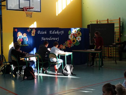  Grafika #44: Apel zokazji Dnia Edukacji Narodowej