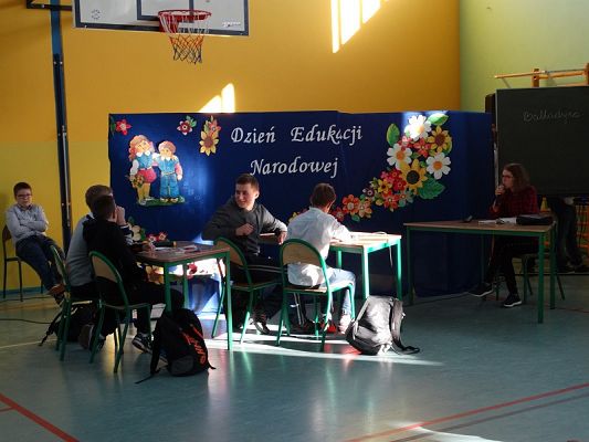  Grafika #24: Apel zokazji Dnia Edukacji Narodowej