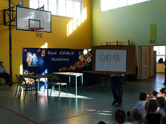  Grafika #33: Apel zokazji Dnia Edukacji Narodowej