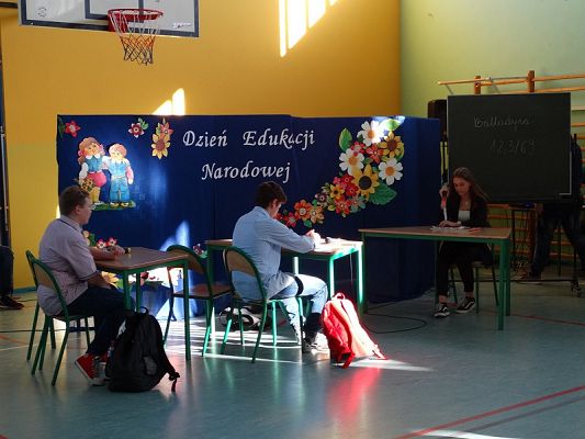  Grafika #47: Apel zokazji Dnia Edukacji Narodowej