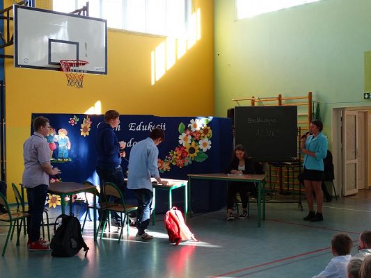  Grafika #27: Apel zokazji Dnia Edukacji Narodowej