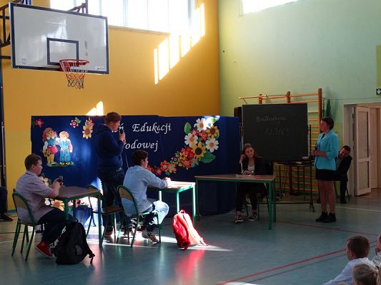  Grafika #28: Apel zokazji Dnia Edukacji Narodowej