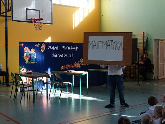  Grafika #30: Apel zokazji Dnia Edukacji Narodowej